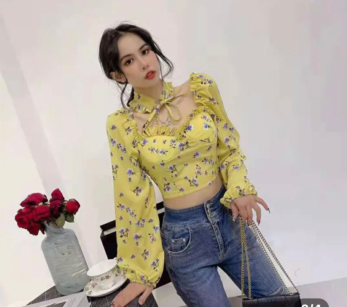 Flower top with choker