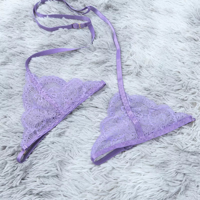 sexy_laced_lingerie_set_strapped_bra